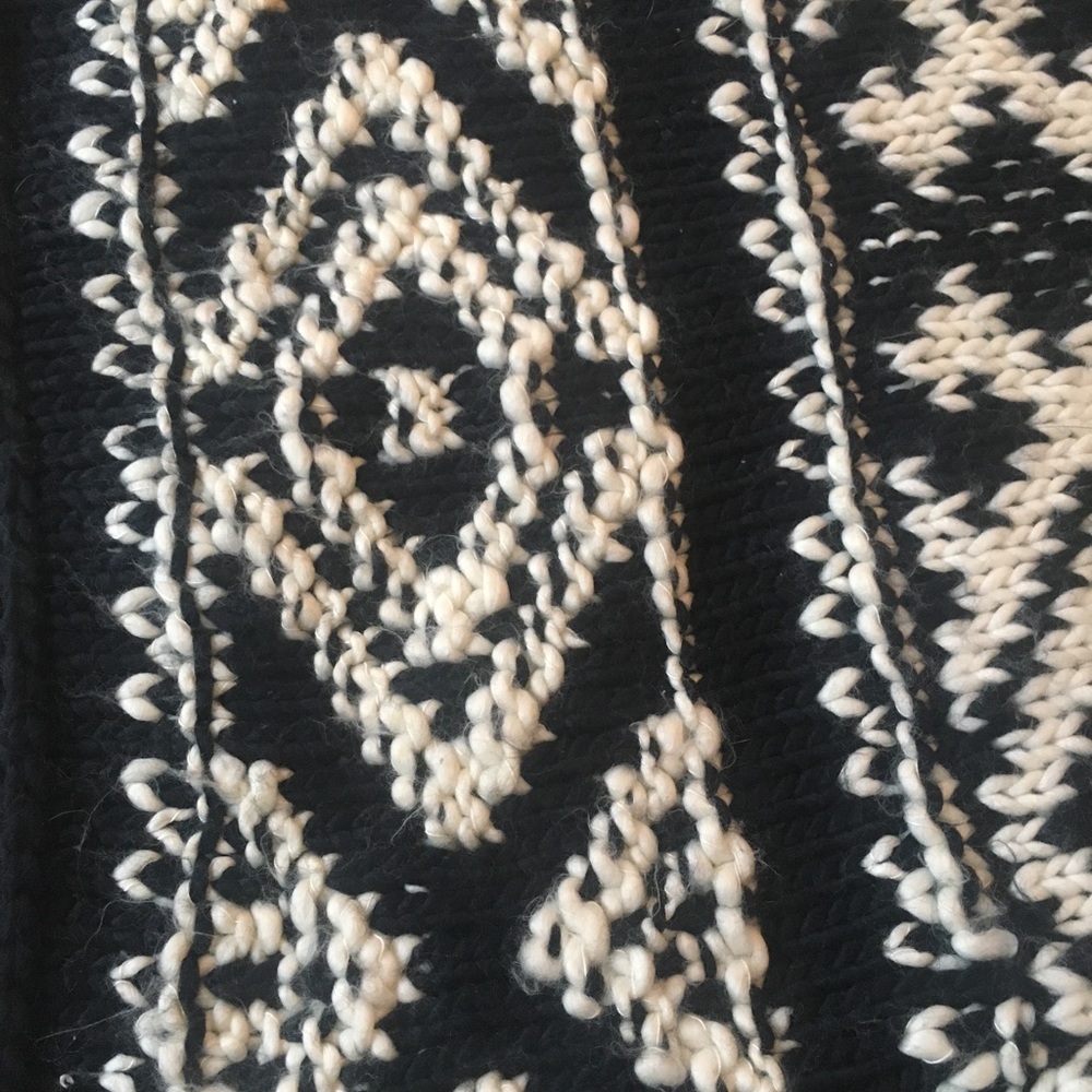 Gap Cowl/Scarf - Picture 2 of 2